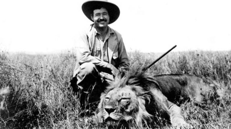 Hemingway with lion he killed